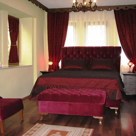 Kybele Gocek גוג'ק