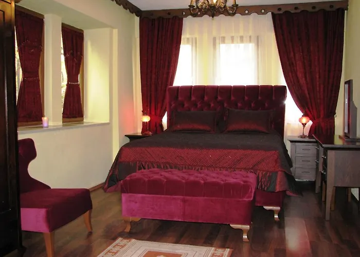 Kybele Gocek גוג'ק